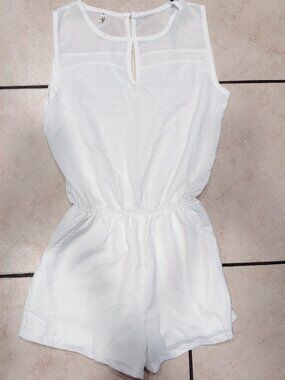Sleeveless Keyhole Front Chiffon Romper White L Lined Elastic Waist Cutout